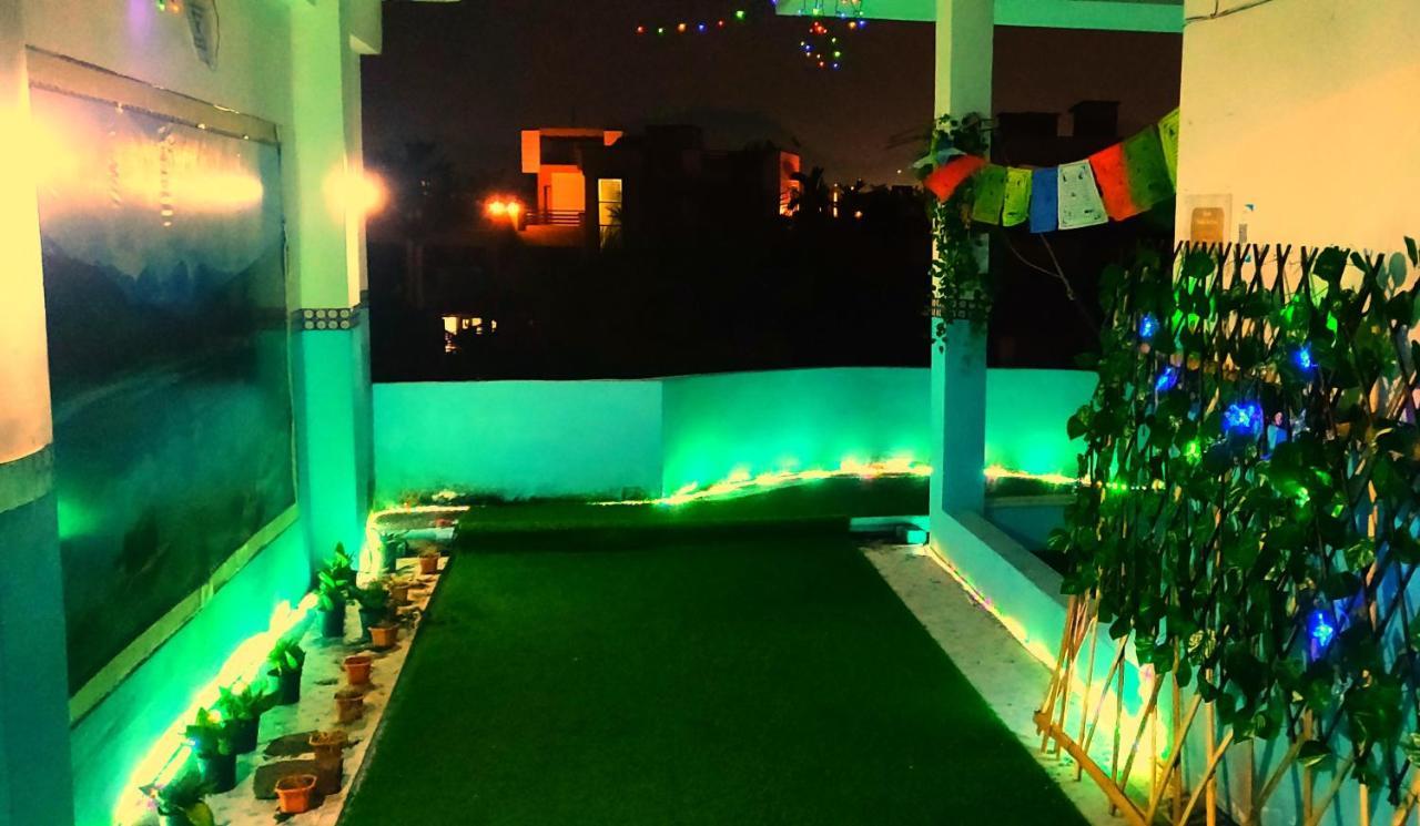 Отель Cupidtrails Backpacker'S Penthouse Гувахати Экстерьер фото